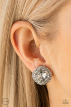 Load image into Gallery viewer, Diamond Duchess
