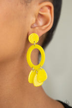 Load image into Gallery viewer, Sparkling Shores - Yellow